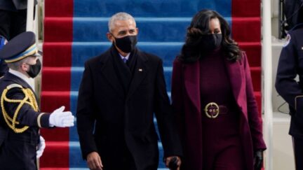 米歇尔·奥巴马和巴拉克·奥巴马在拜登/哈里斯的就职典礼上。